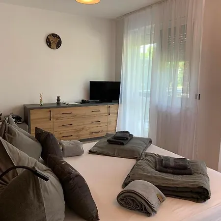 áron Apartman-zalakaros *